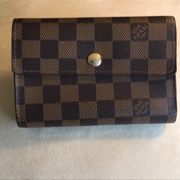 Louis Vuitton Handbags - EUC Louis Vuitton Portefeuille Alexandra Wallet in damier coated canvas.